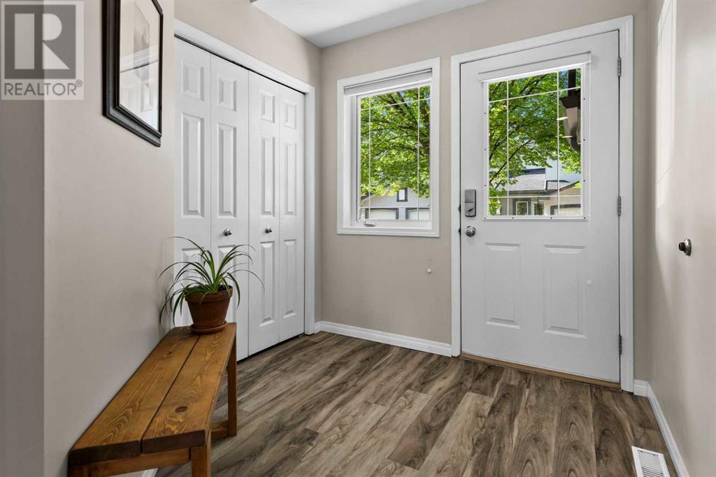 Single Family House for Sale in  Simcoe Place SW Signal Hill Calgary 