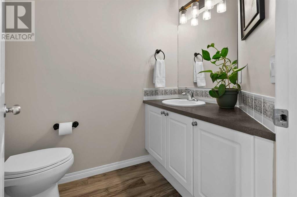 Single Family House for Sale in  Simcoe Place SW Signal Hill Calgary 