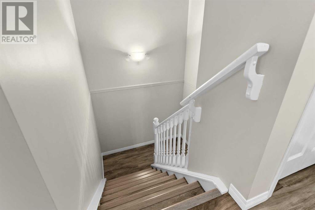 Single Family House for Sale in  Simcoe Place SW Signal Hill Calgary 