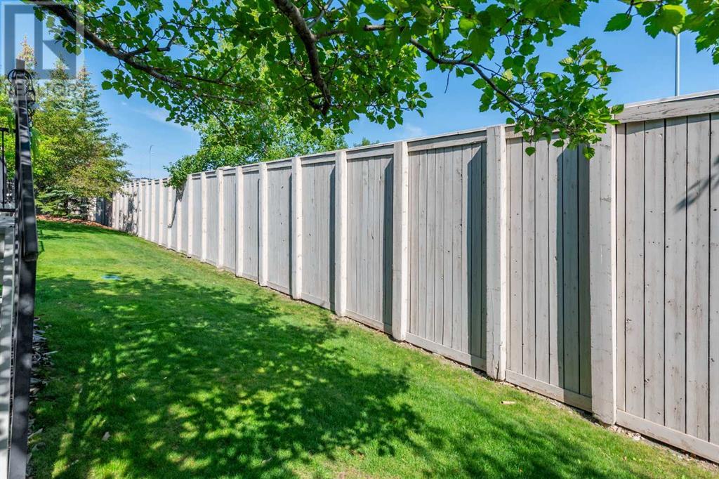 Single Family House for Sale in  Simcoe Place SW Signal Hill Calgary 