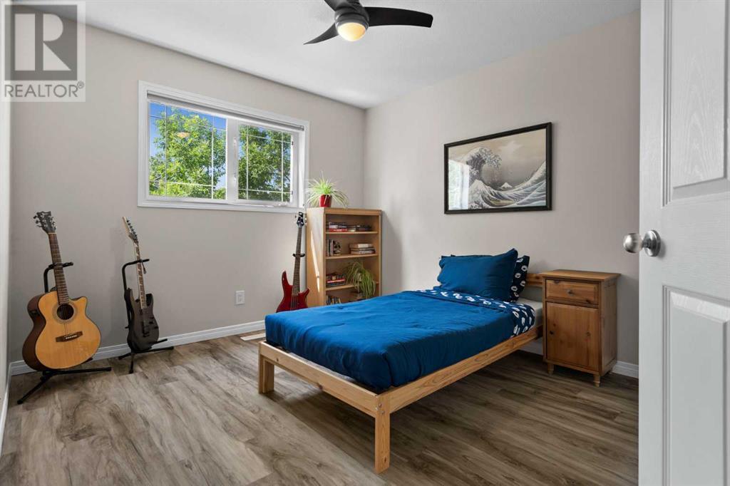 Single Family House for Sale in  Simcoe Place SW Signal Hill Calgary 