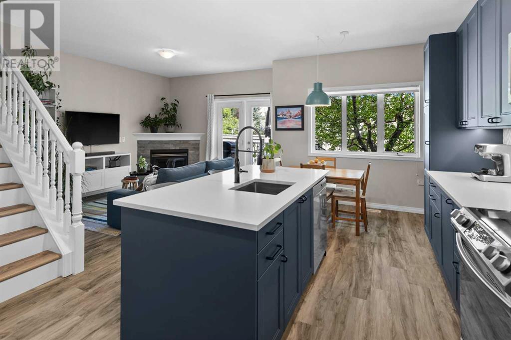 Single Family House for Sale in  Simcoe Place SW Signal Hill Calgary 