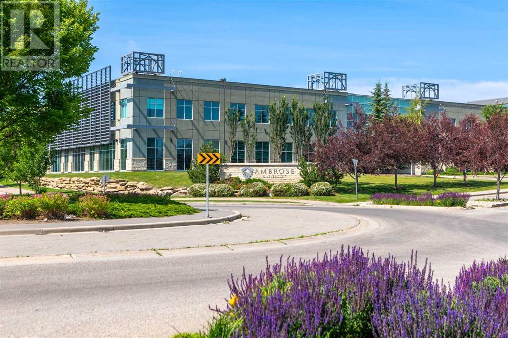 Single Family House for Sale in  Simcoe Place SW Signal Hill Calgary 