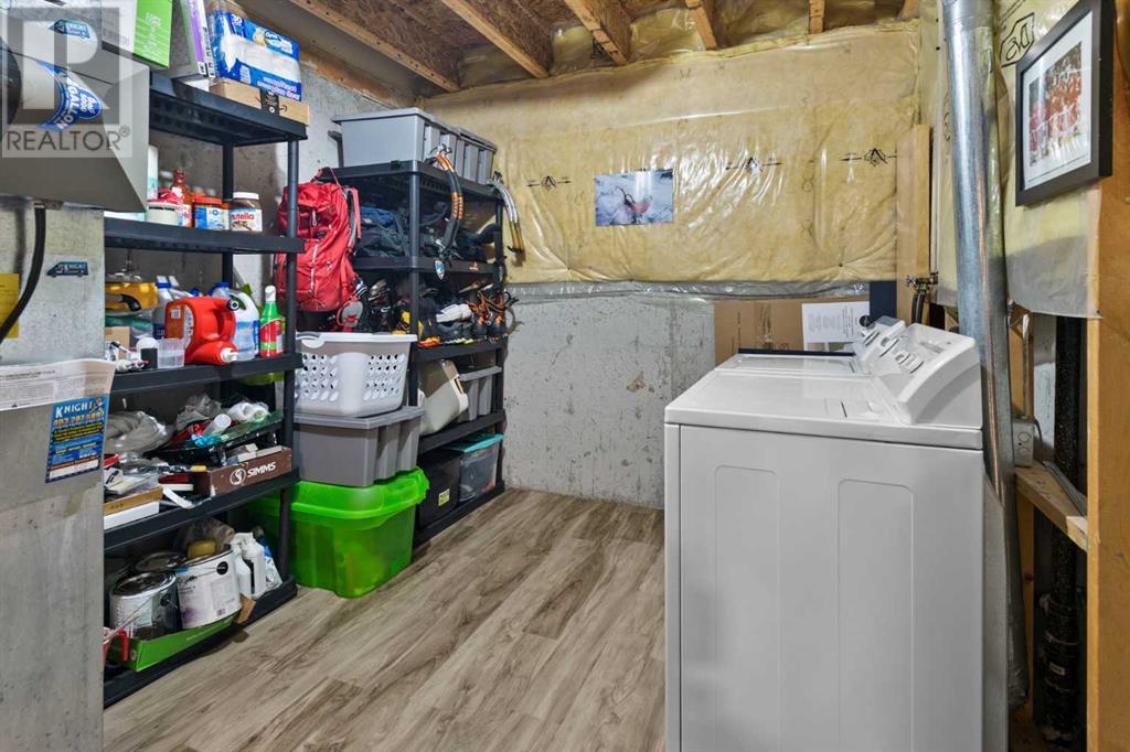 Single Family House for Sale in  Simcoe Place SW Signal Hill Calgary 