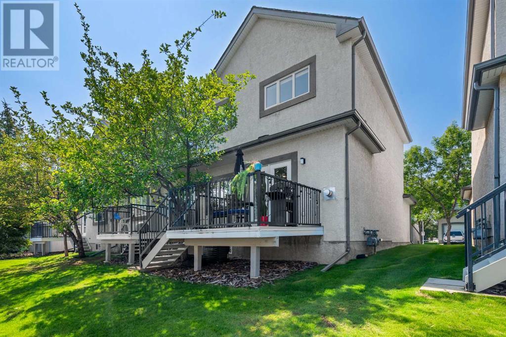 Single Family House for Sale in  Simcoe Place SW Signal Hill Calgary 