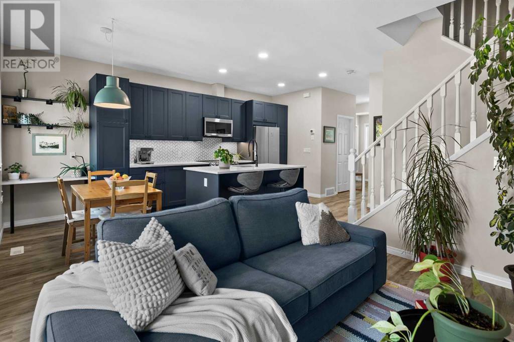 Single Family House for Sale in  Simcoe Place SW Signal Hill Calgary 