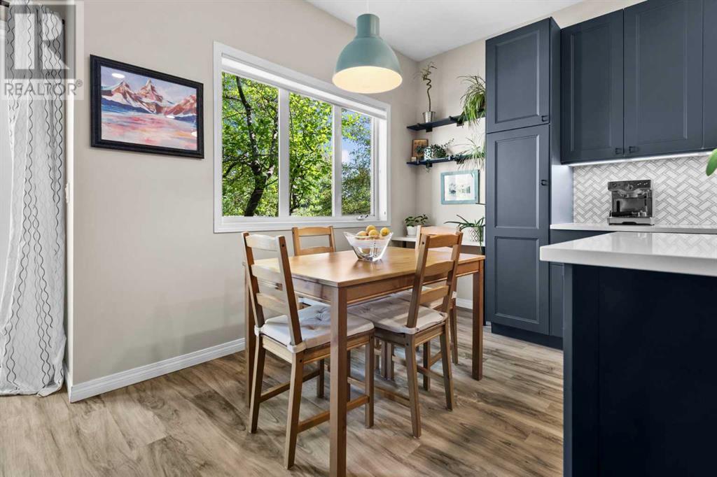 Single Family House for Sale in  Simcoe Place SW Signal Hill Calgary 