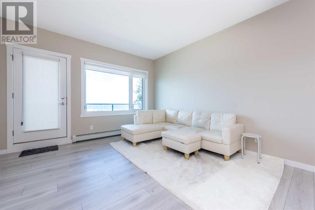 Single Family House for Sale in   Sherwood Square NW Sherwood Calgary 