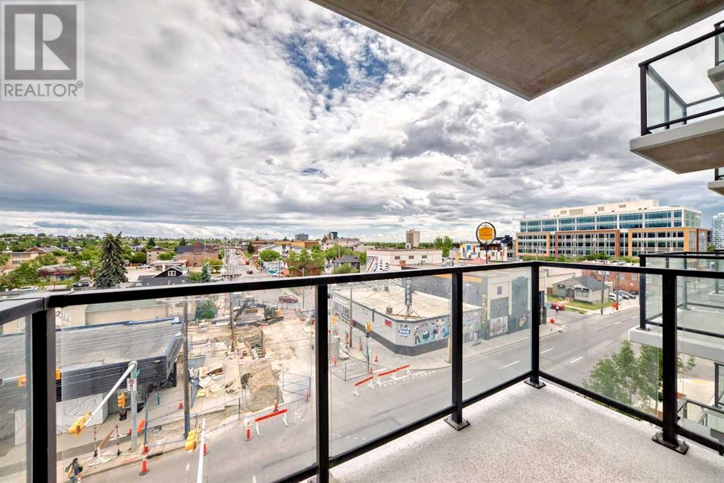 Single Family House for Sale in    Street NE Crescent Heights Calgary 
