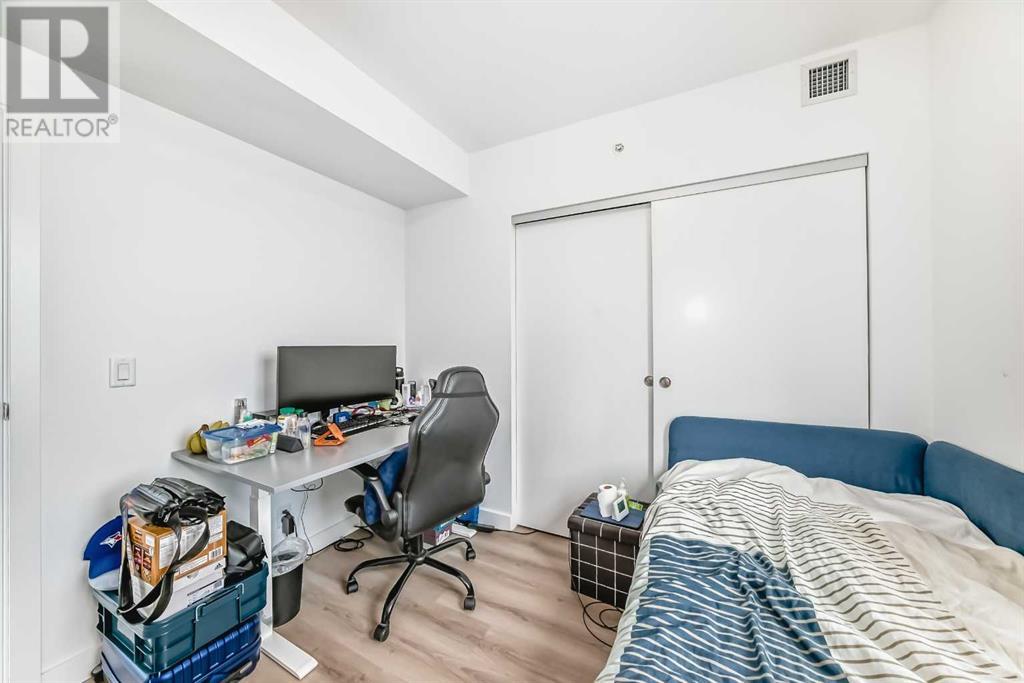 Single Family House for Sale in    Street NE Crescent Heights Calgary 