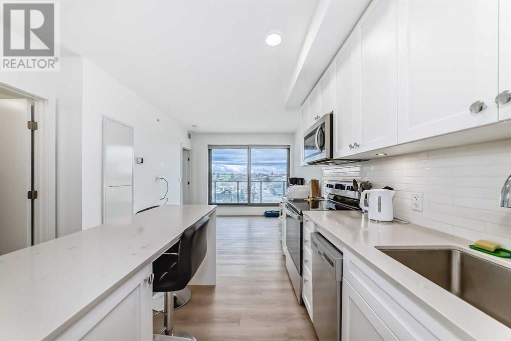 Single Family House for Sale in    Street NE Crescent Heights Calgary 