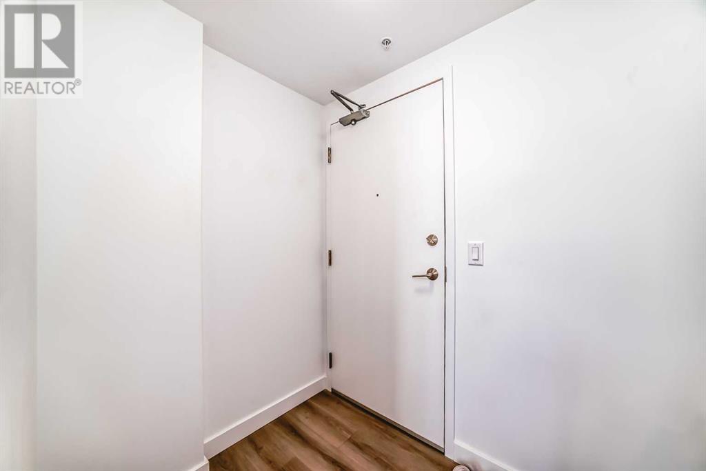 Single Family House for Sale in    Street NE Crescent Heights Calgary 