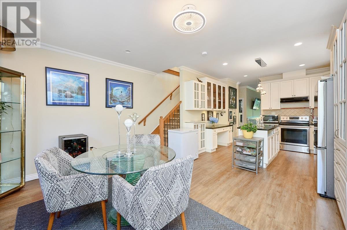 Photo 10 of 562 W Keith Road, North Vancouver BC