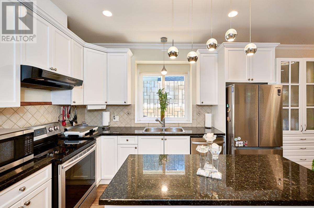 Photo 12 of 562 W Keith Road, North Vancouver BC