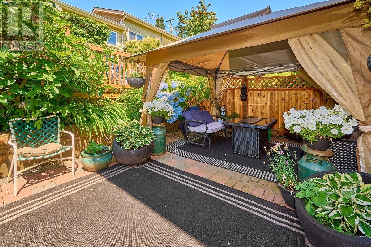 Photo 1 of 562 W Keith Road, North Vancouver BC