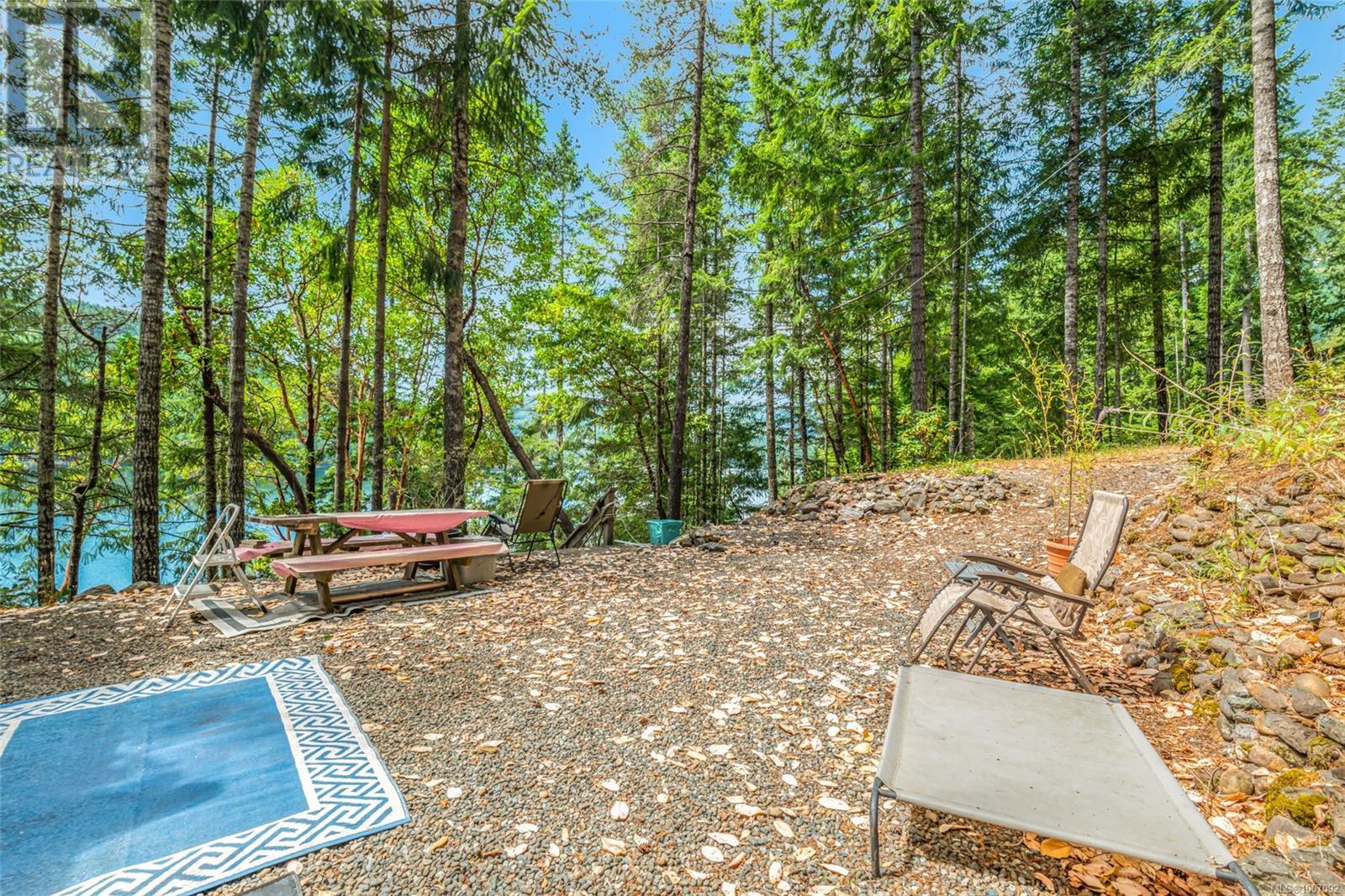 Photo 15 of 3696 Horne Lake Caves Rd, Qualicum Beach BC