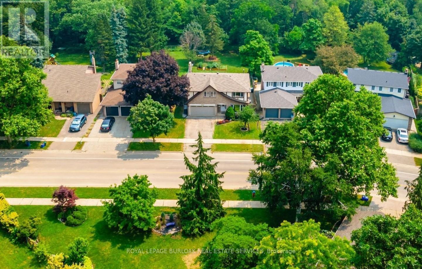 Photo 38 of 2445 Cavendish Drive, Burlington ON