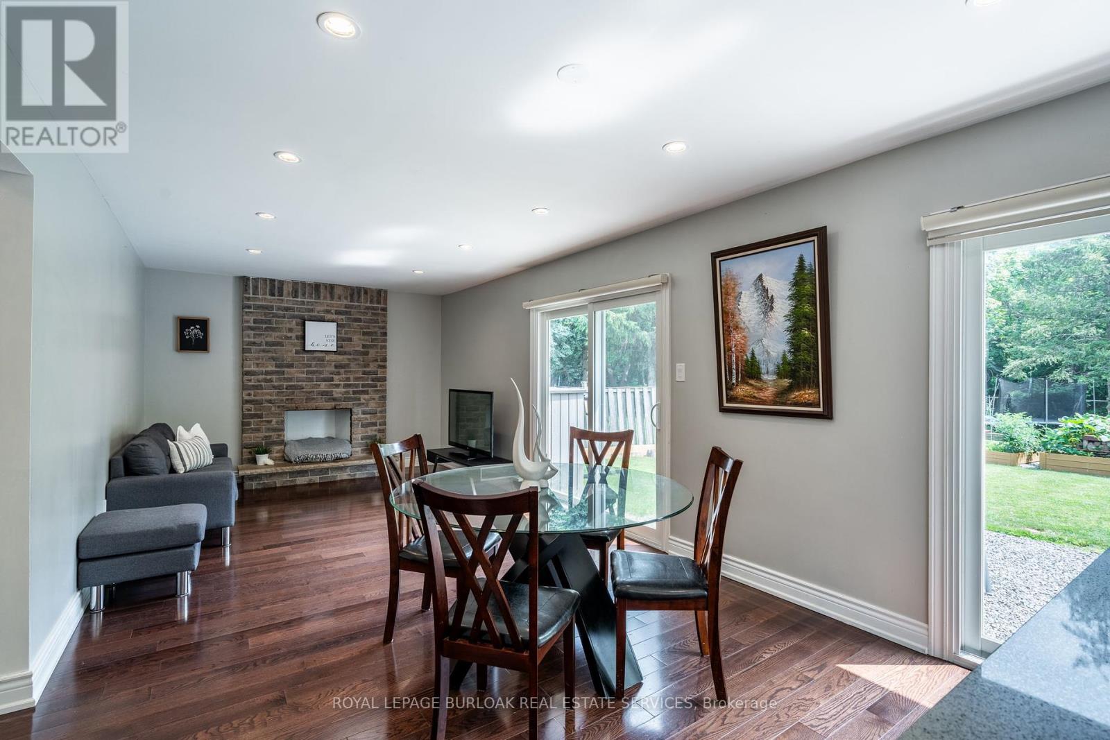 Photo 6 of 2445 Cavendish Drive, Burlington ON