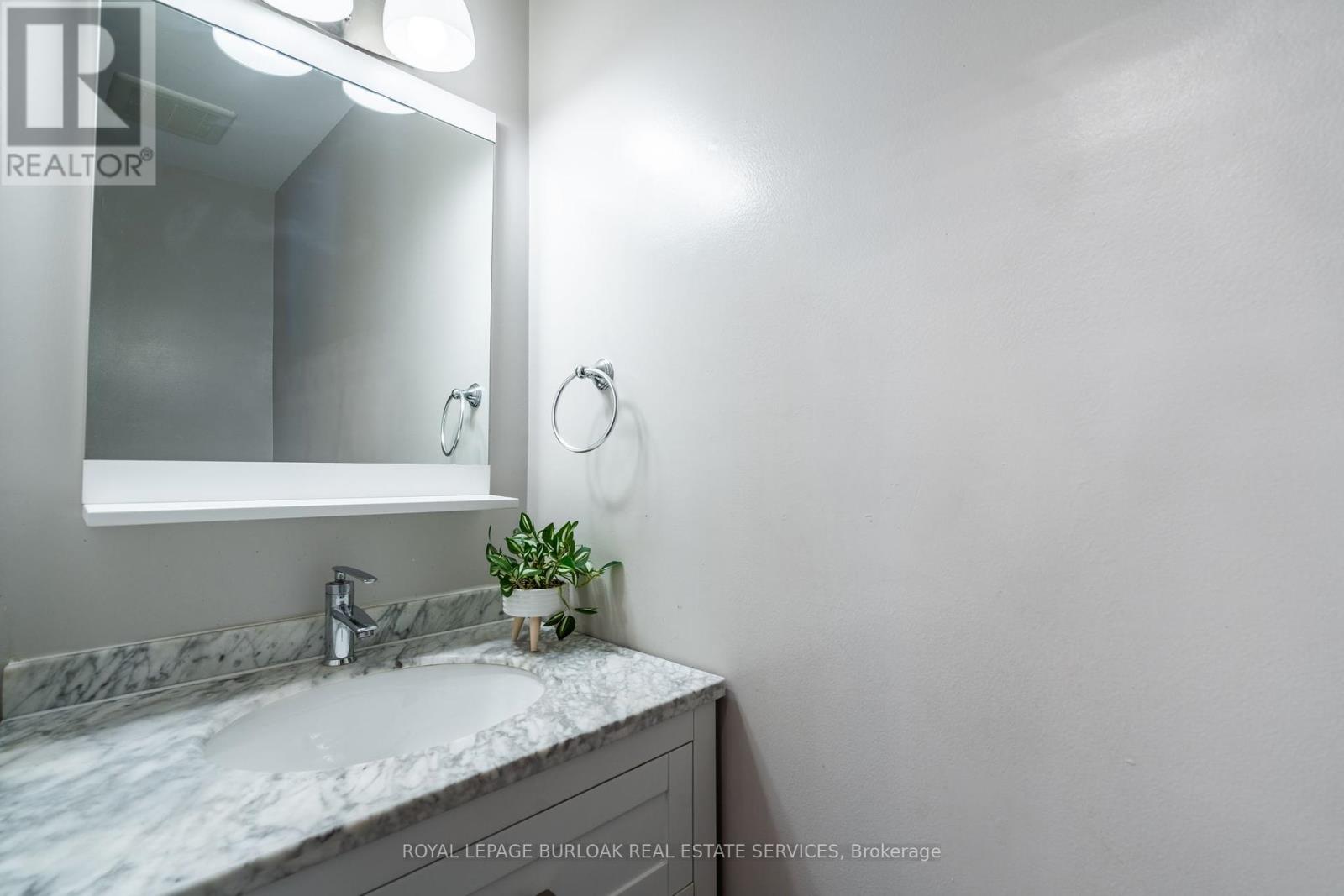 Photo 27 of 2445 Cavendish Drive, Burlington ON
