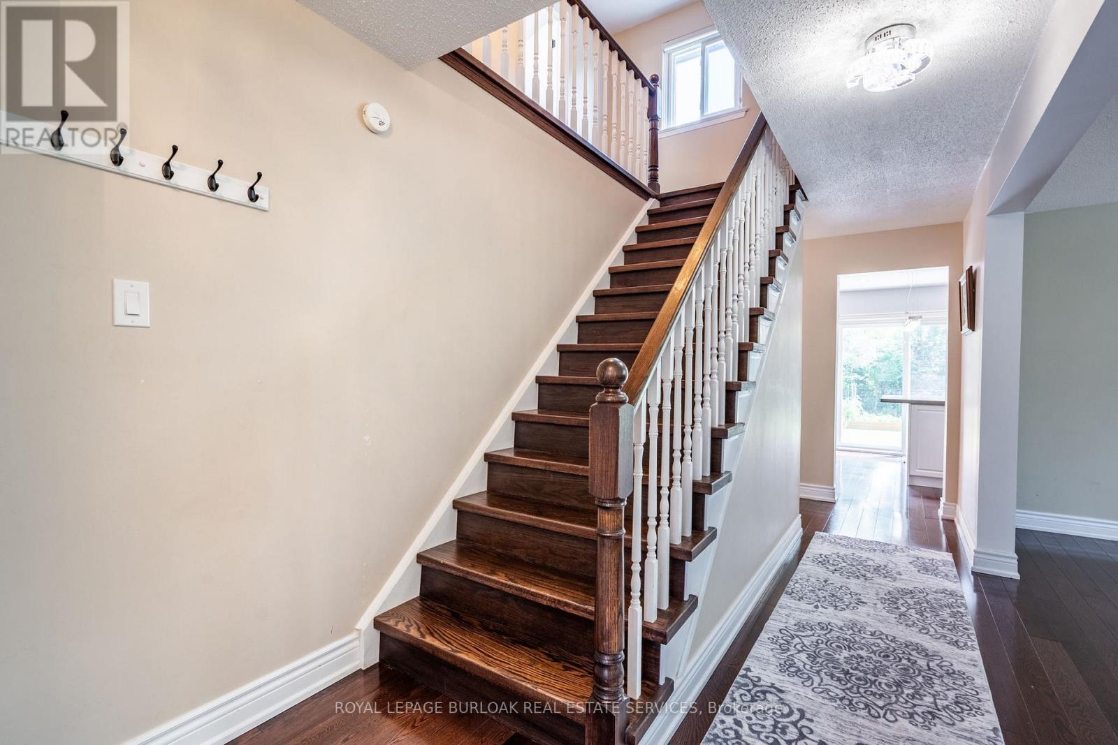 Photo 26 of 2445 Cavendish Drive, Burlington ON