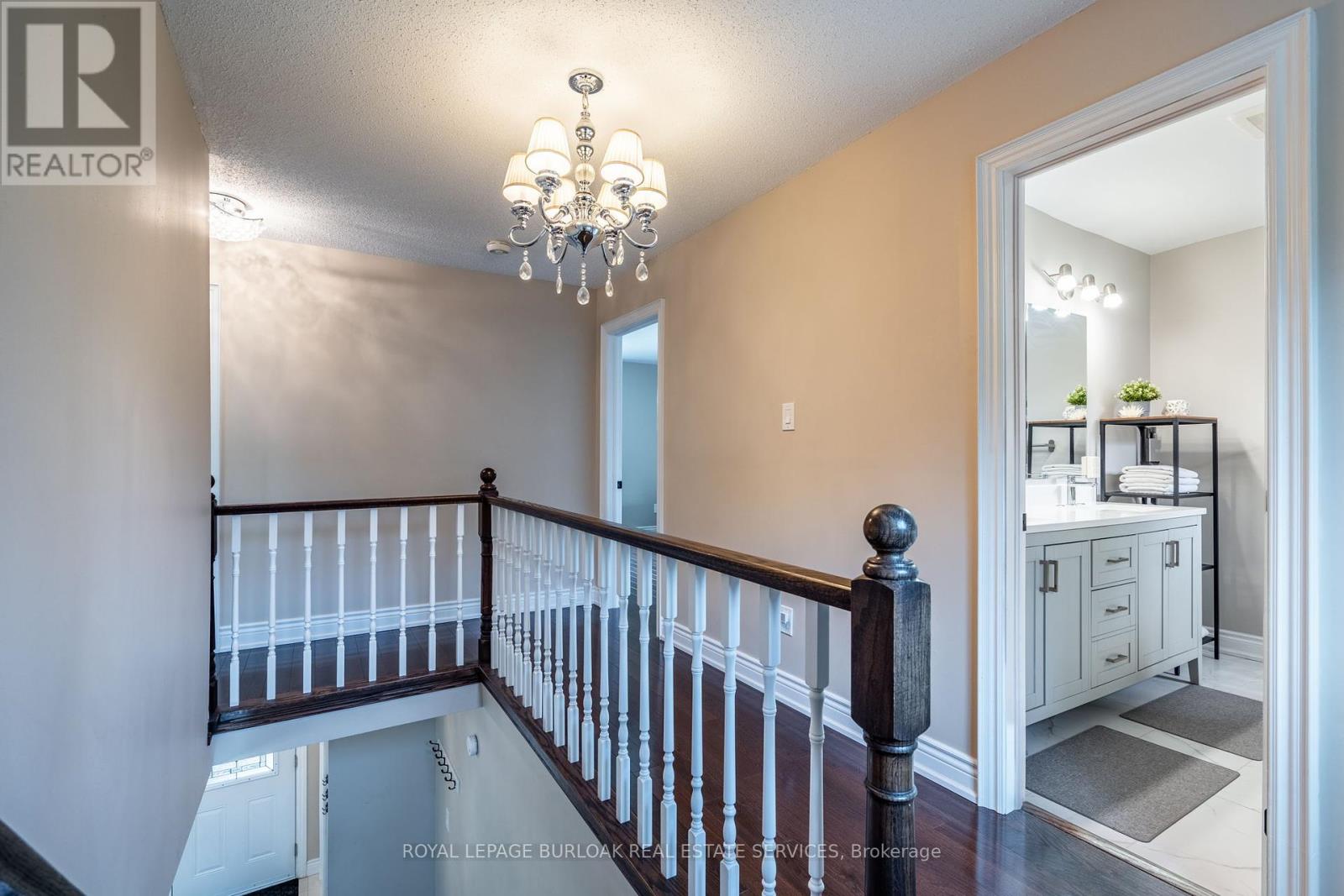 Photo 42 of 2445 Cavendish Drive, Burlington ON