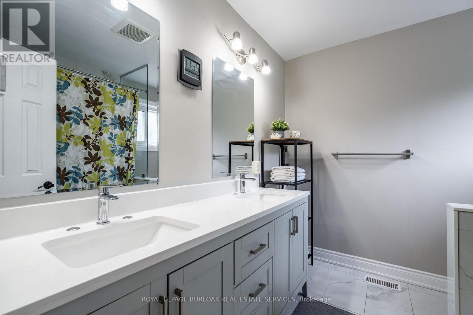 Photo 28 of 2445 Cavendish Drive, Burlington ON