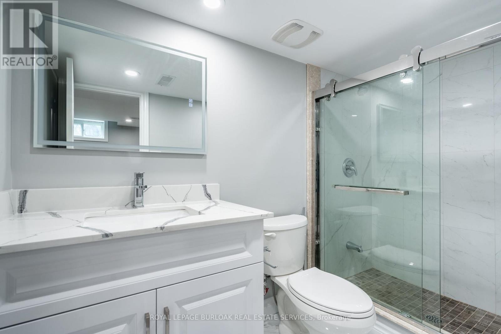 Photo 13 of 2445 Cavendish Drive, Burlington ON