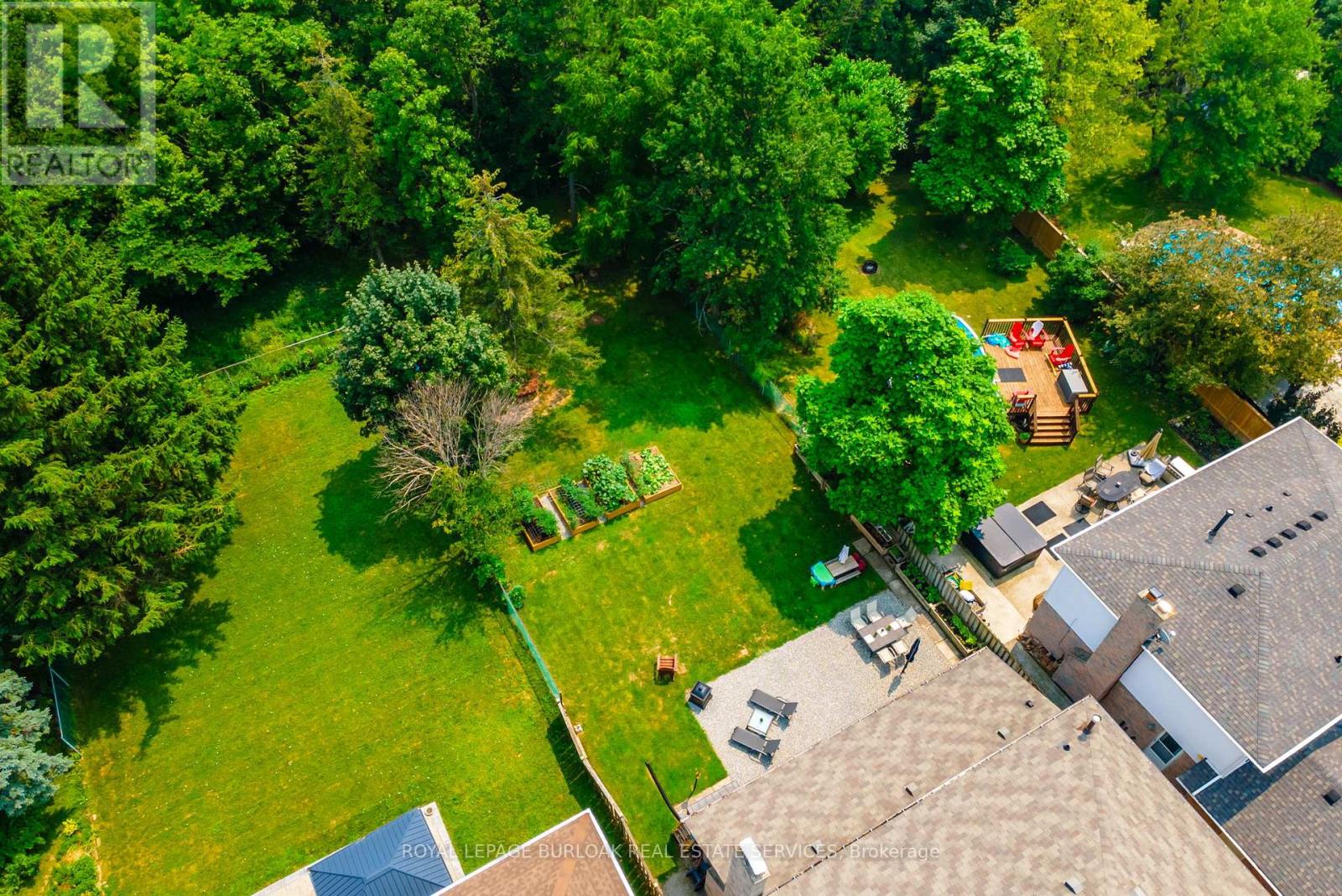 Photo 41 of 2445 Cavendish Drive, Burlington ON