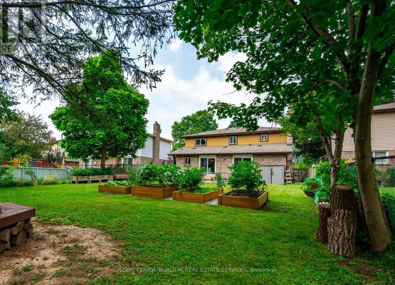 Photo 39 of 2445 Cavendish Drive, Burlington ON