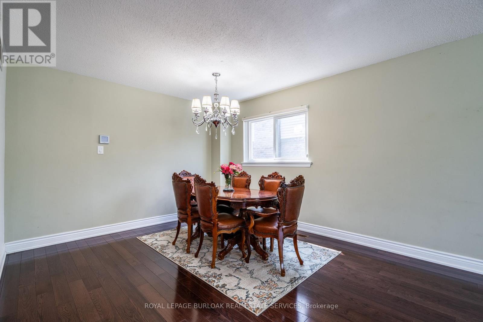 Photo 14 of 2445 Cavendish Drive, Burlington ON