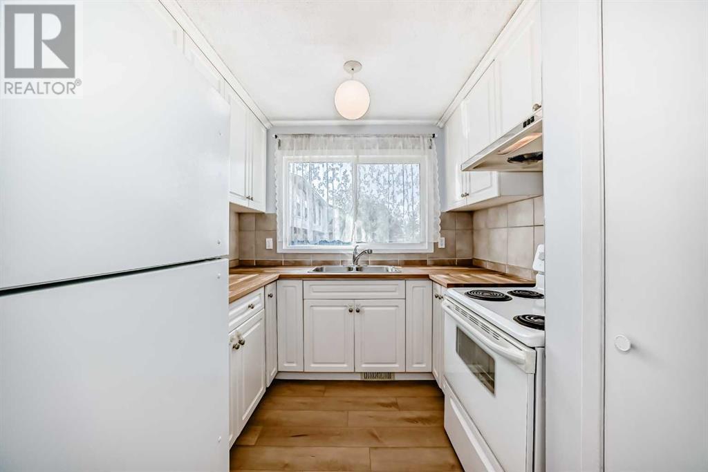 Single Family House for Sale in    Street NW Thorncliffe Calgary 
