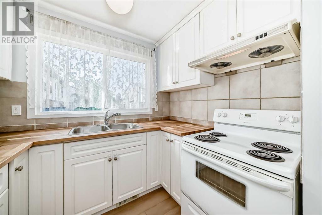 Single Family House for Sale in    Street NW Thorncliffe Calgary 