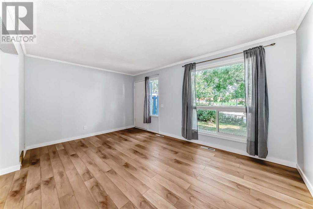 Single Family House for Sale in    Street NW Thorncliffe Calgary 