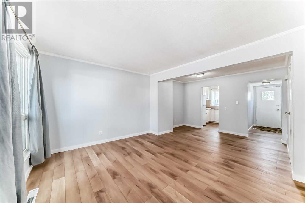 Single Family House for Sale in    Street NW Thorncliffe Calgary 