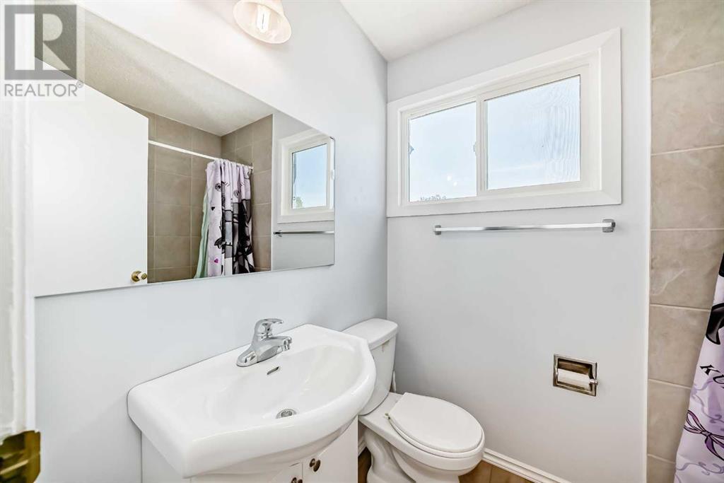 Single Family House for Sale in    Street NW Thorncliffe Calgary 
