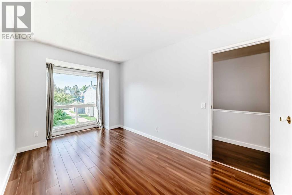 Single Family House for Sale in    Street NW Thorncliffe Calgary 