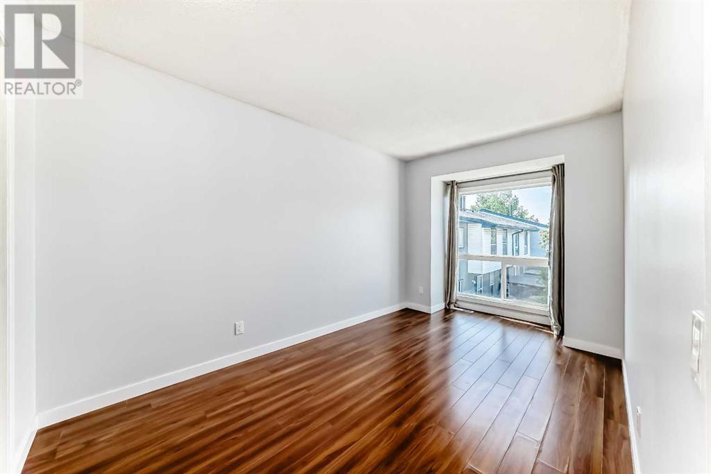 Single Family House for Sale in    Street NW Thorncliffe Calgary 