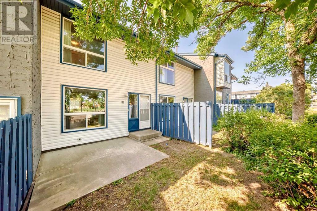 Single Family House for Sale in    Street NW Thorncliffe Calgary 