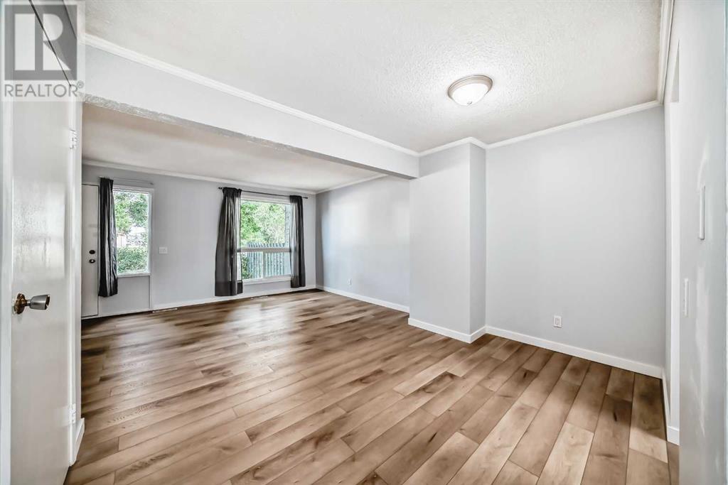 Single Family House for Sale in    Street NW Thorncliffe Calgary 