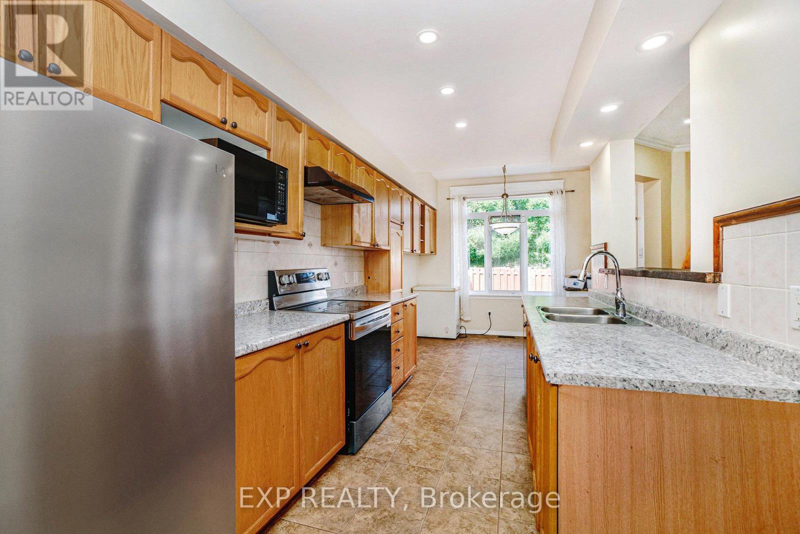 Photo 18 of 77 Palmadeo Drive, Ottawa ON