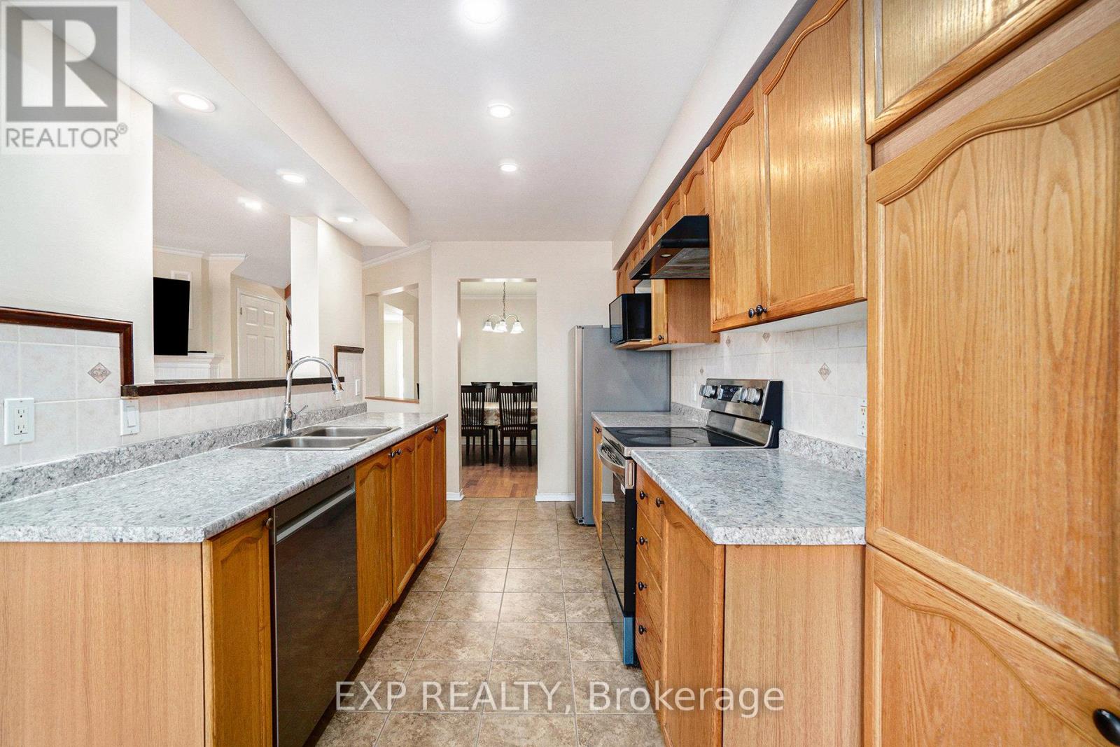 Photo 24 of 77 Palmadeo Drive, Ottawa ON