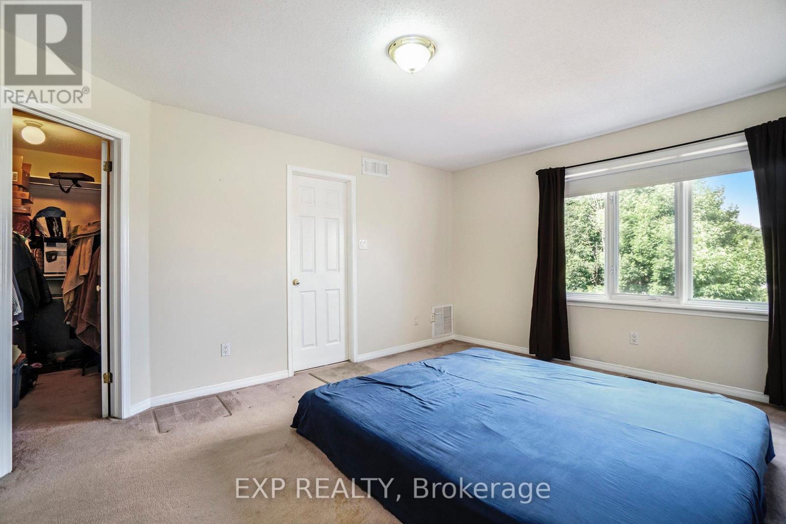 Photo 3 of 77 Palmadeo Drive, Ottawa ON
