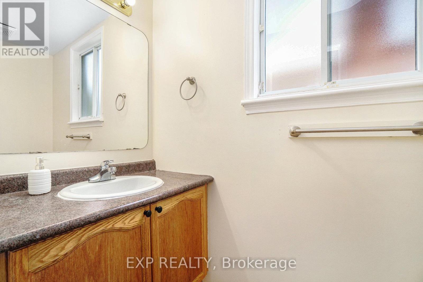 Photo 19 of 77 Palmadeo Drive, Ottawa ON