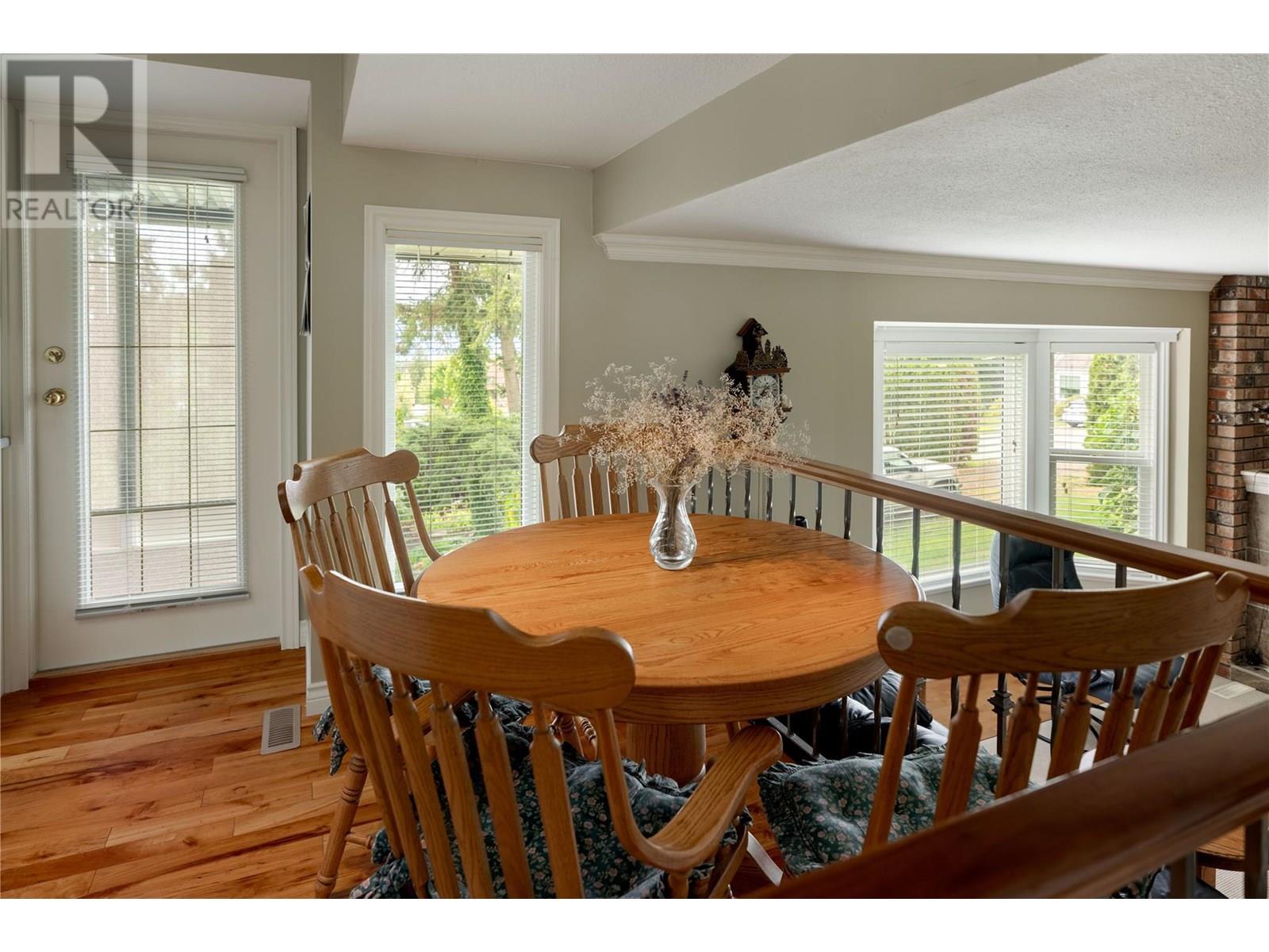 Photo 5 of 3942 Suncrest Court, Kelowna BC