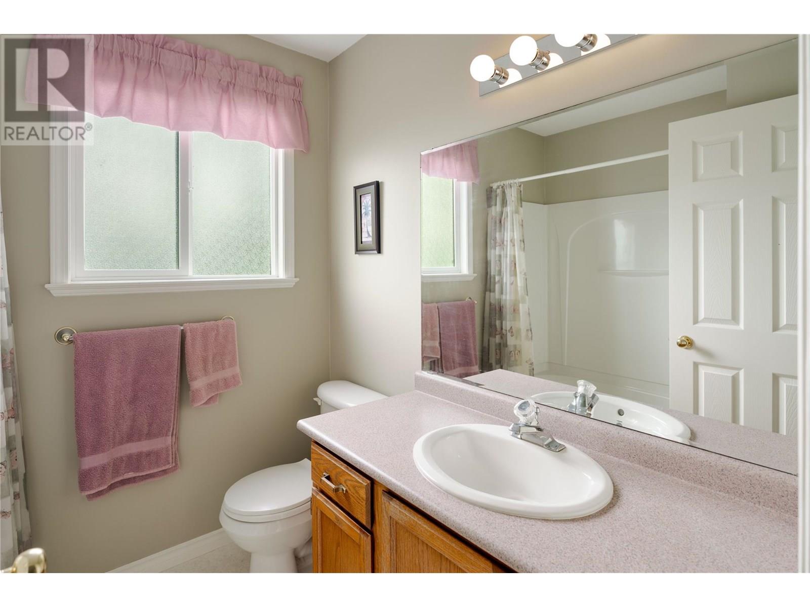 Photo 12 of 3942 Suncrest Court, Kelowna BC