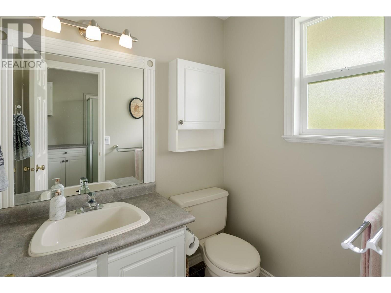 Photo 15 of 3942 Suncrest Court, Kelowna BC