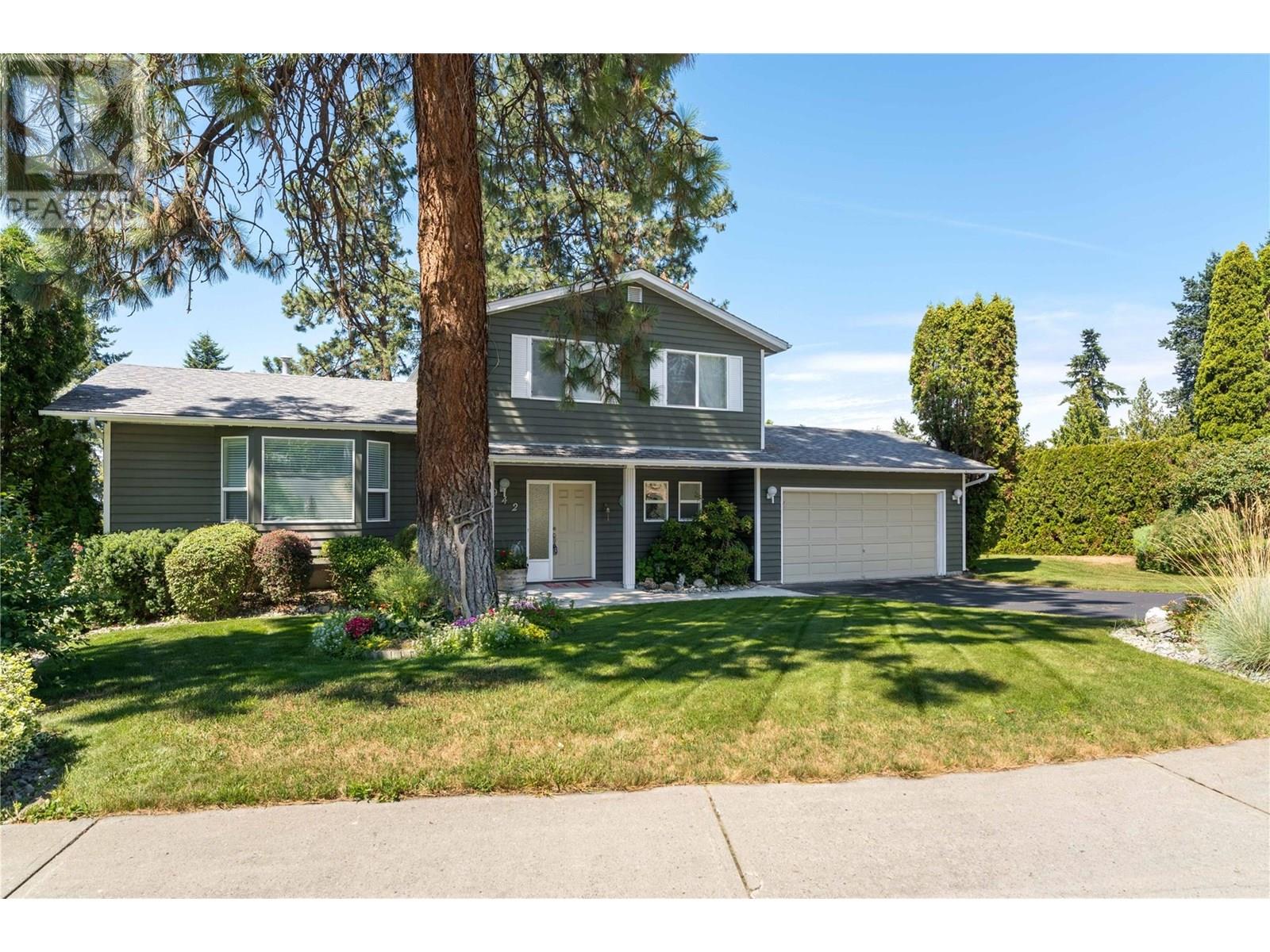 Photo 2 of 3942 Suncrest Court, Kelowna BC
