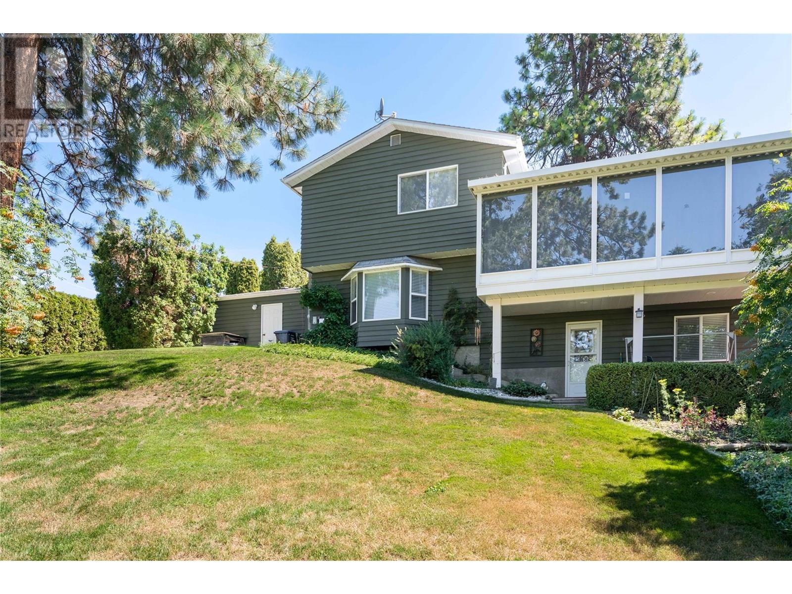 Photo 23 of 3942 Suncrest Court, Kelowna BC