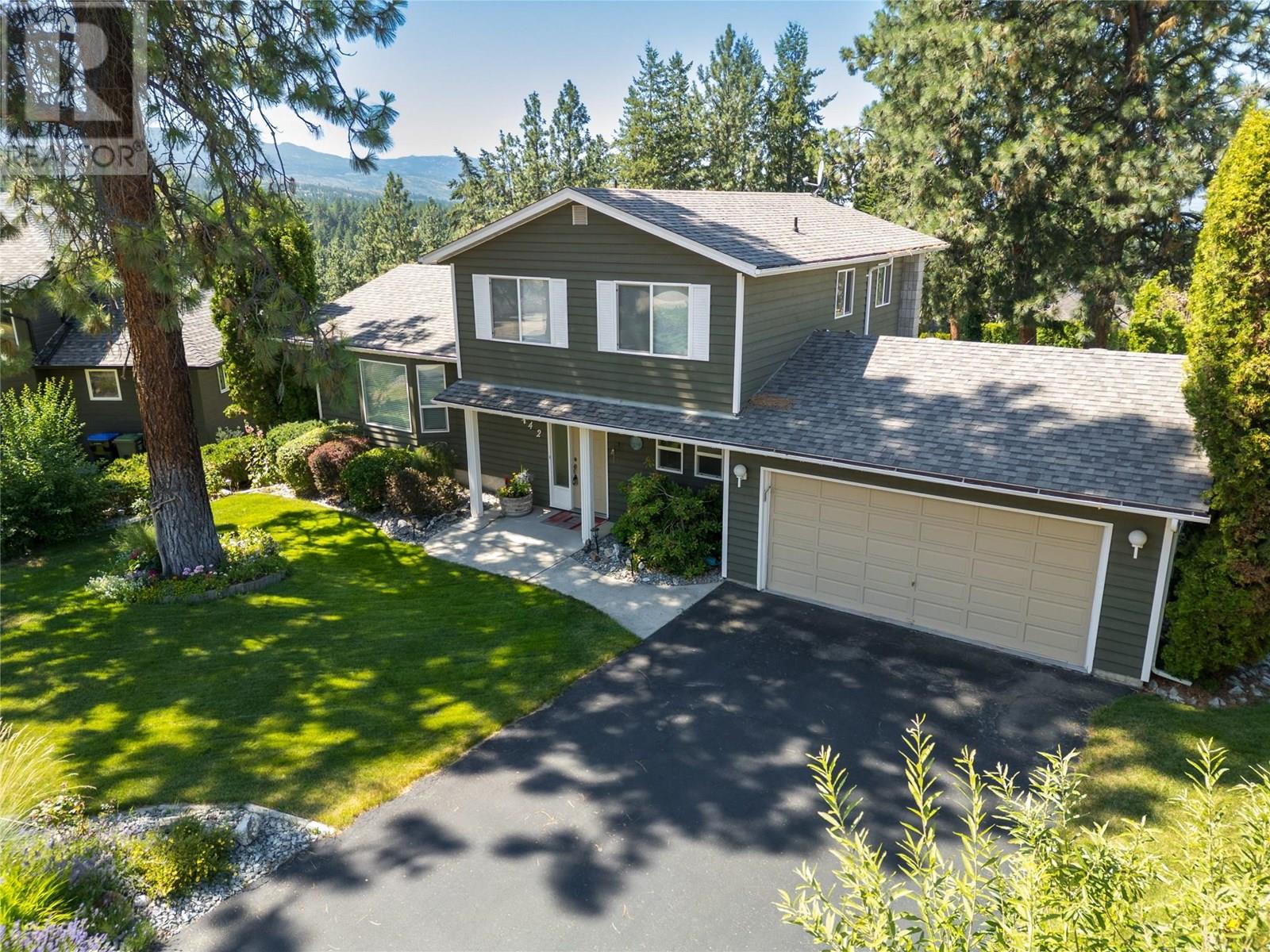 Photo 10 of 3942 Suncrest Court, Kelowna BC