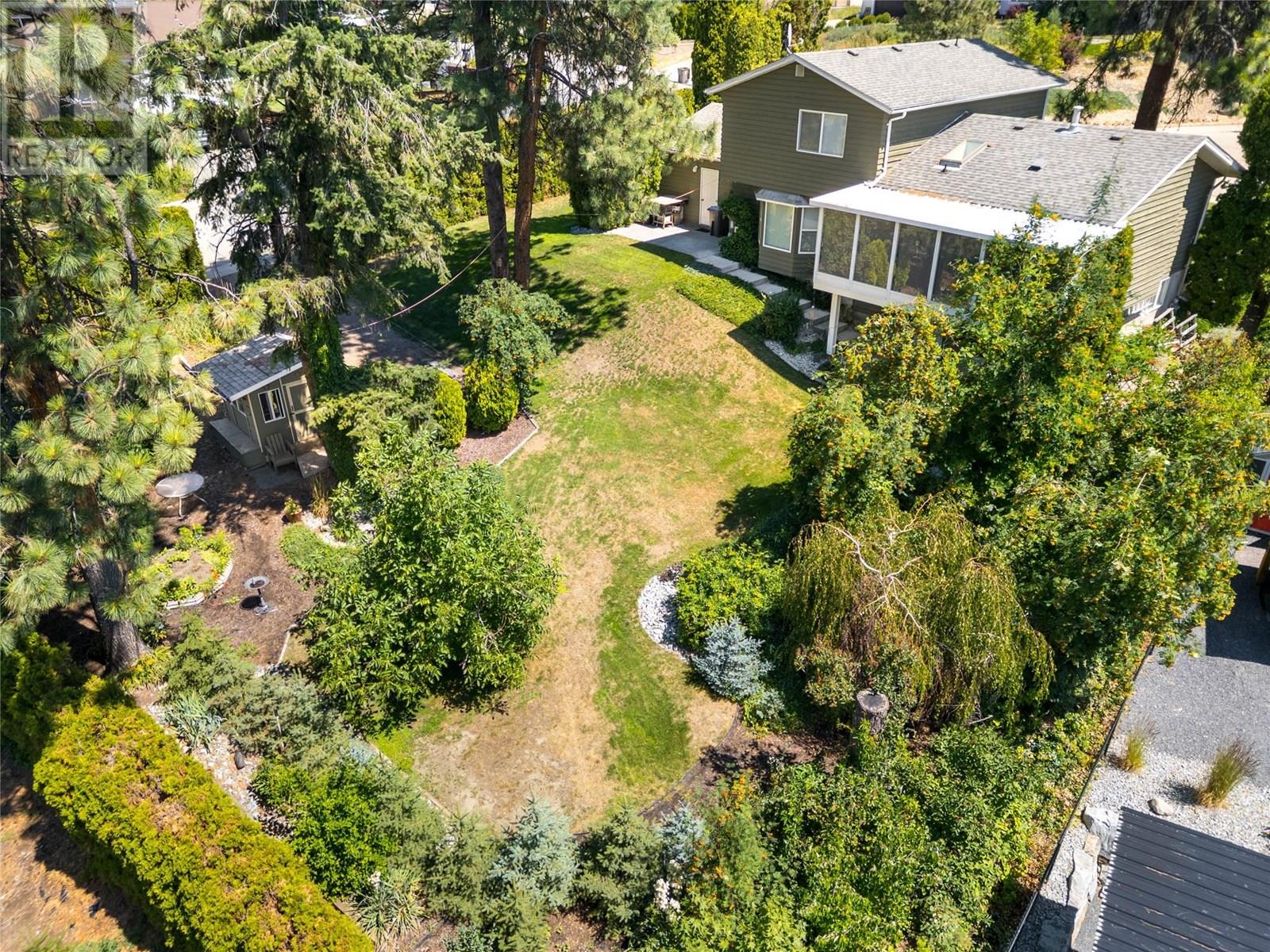 Photo 26 of 3942 Suncrest Court, Kelowna BC